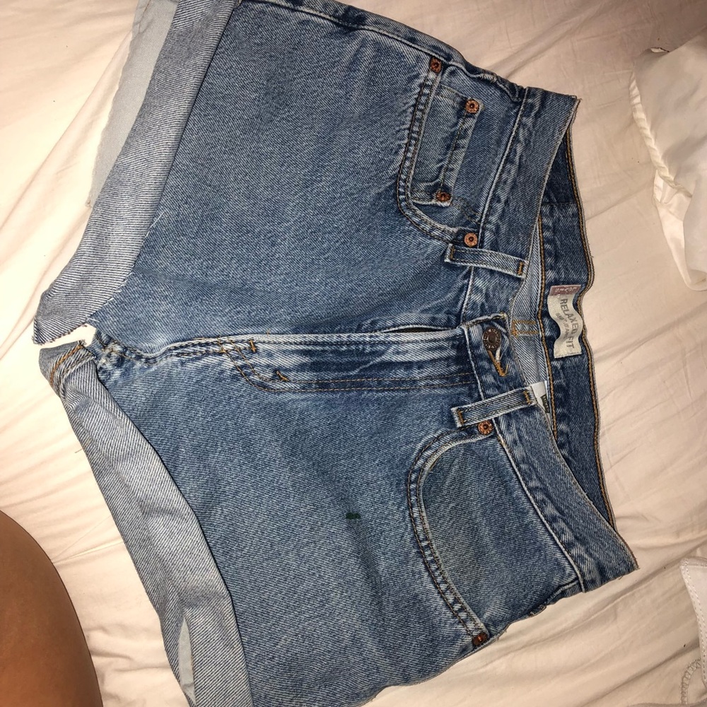 LEVI HIGH WAISTED SHORTS